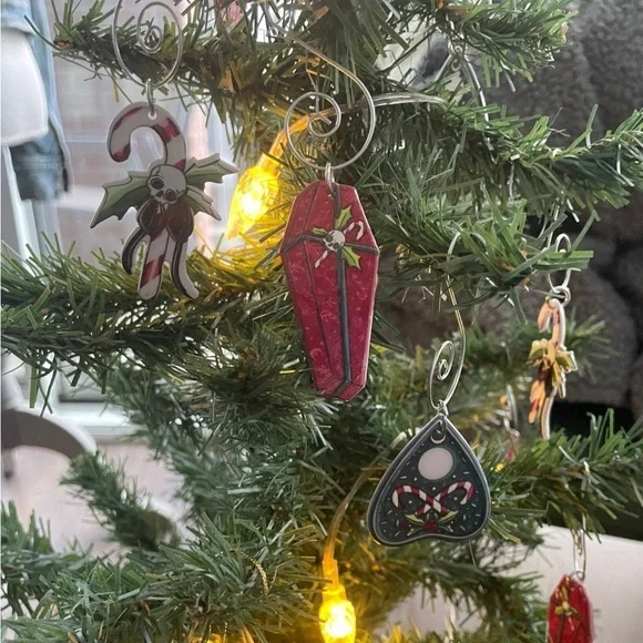 Skull Candy Cane Christmas Tree Ornament, Goth Xmas, NWT - Picture 5 of 5